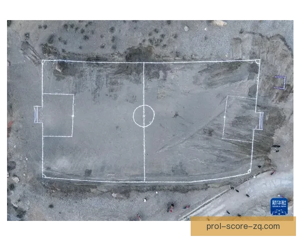 伯吉斯山遭查塔姆镇三球横扫赛后表现分析与未来展望